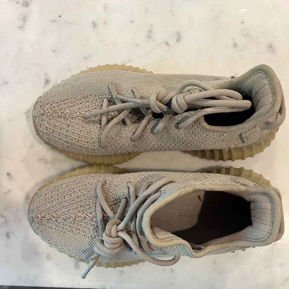 Yeezy Boost Youth 4